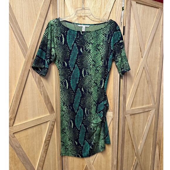 DIANE VON FURSTENBERG 100% silk stretch green black snakeskin print dress - Picture 2 of 9